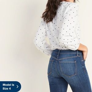 LIKE NEW OLD NAVY SKINNY JEANS SIZE 6 SHORT